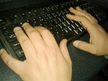 Hackerii care au „spart” site-urile Poliţiei, prinşi de DIICOT